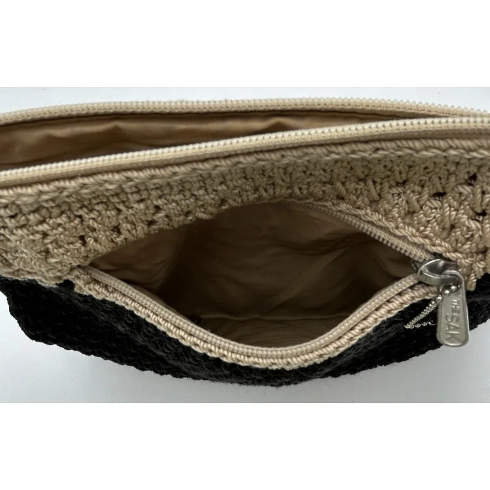 The Sak sak medium